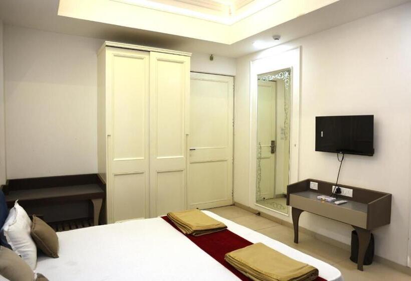 هتل Baroda Banquets