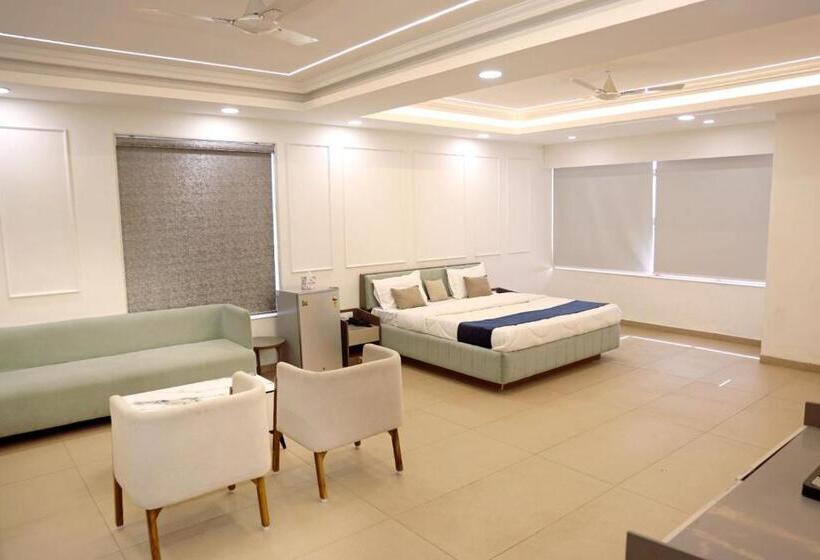 هتل Baroda Banquets