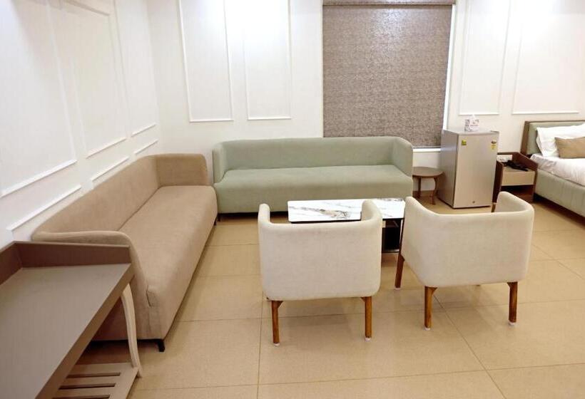 هتل Baroda Banquets