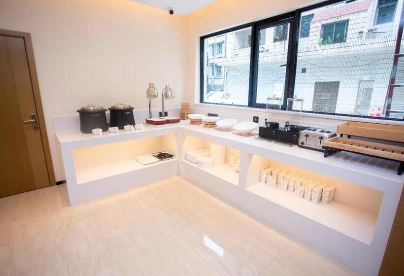 בית מלון כפרי City Comfort Inn Yichang Zigui Three Gorges Dam Binhu