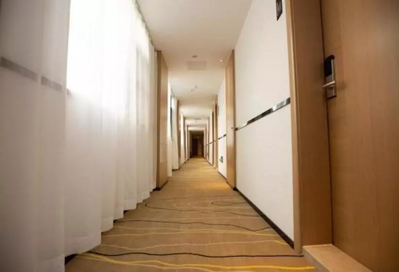 Hotelli City Comfort Inn Zhengzhou People S Hospital Metro Station
