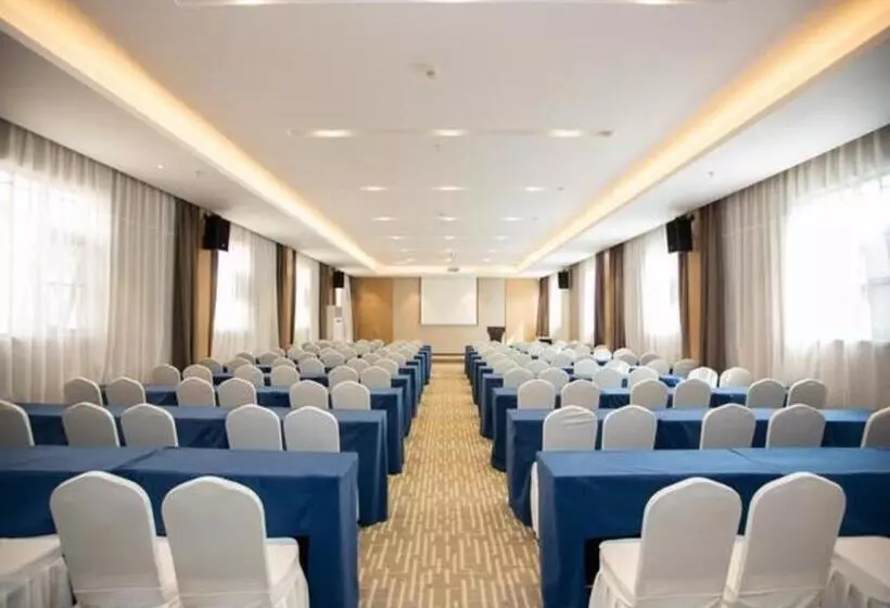 Hotelli City Comfort Inn Zhengzhou People S Hospital Metro Station
