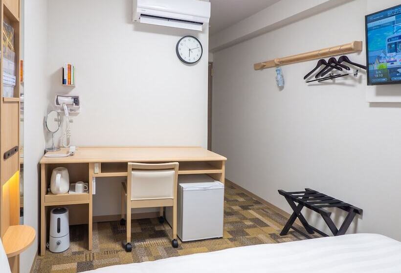 בית מלון כפרי Toyoko Inn Higashi Osaka