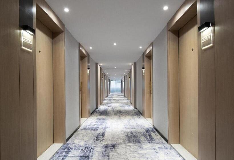 Borrman Hotel Golden Crown Liuzhou Wuxing Pedestrian Street