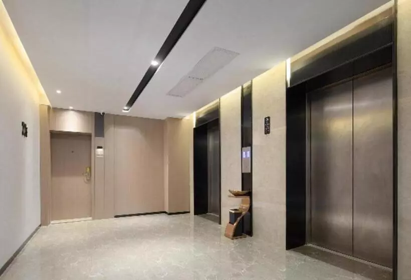 Borrman Hotel Golden Crown Liuzhou Wuxing Pedestrian Street