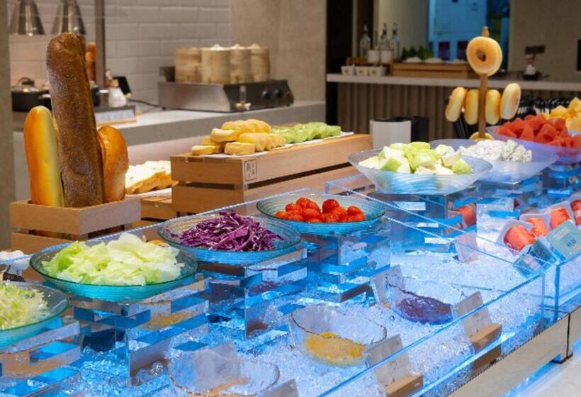 Borrman Hotel Golden Crown Liuzhou Wuxing Pedestrian Street