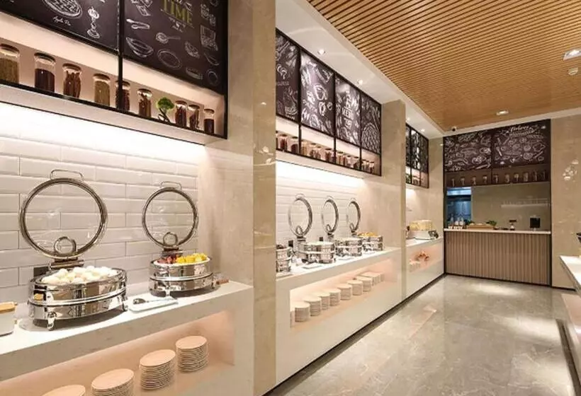 Borrman Hotel Golden Crown Liuzhou Wuxing Pedestrian Street