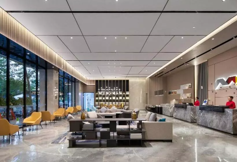 Borrman Hotel Golden Crown Liuzhou Wuxing Pedestrian Street