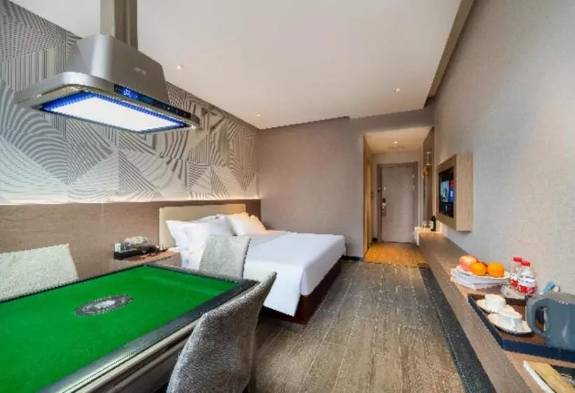 Borrman Hotel Xiantao Wushang Gymnasium