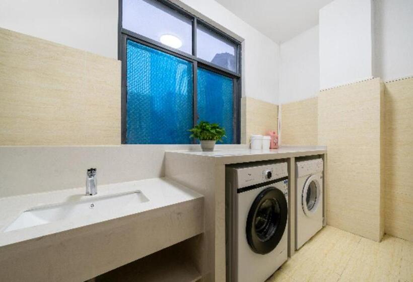 Borrman Hotel Xiantao Wushang Gymnasium