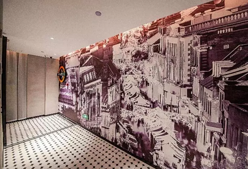 City Comfort Premier Hotel Liuzhou Wuxing Pedestrian Street Jinggu Building