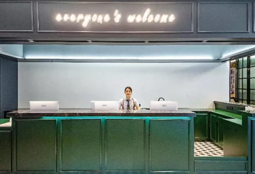 City Comfort Premier Hotel Liuzhou Wuxing Pedestrian Street Jinggu Building