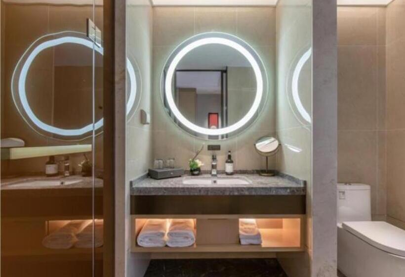 Echeng Hotel Nanning Huqiu Metro Station