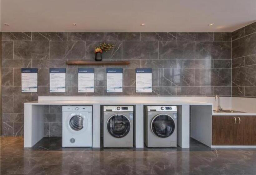 Echeng Hotel Nanning Huqiu Metro Station