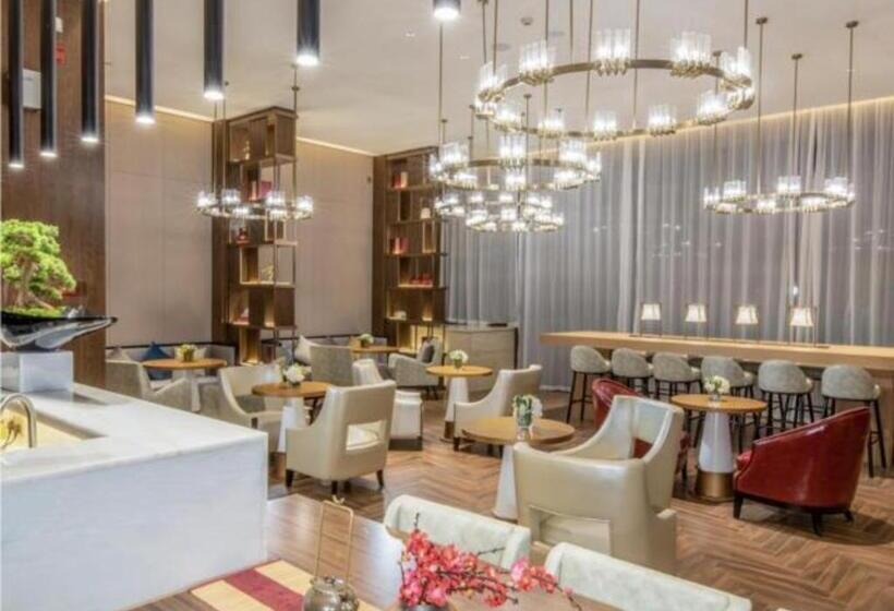 Echeng Hotel Nanning Huqiu Metro Station