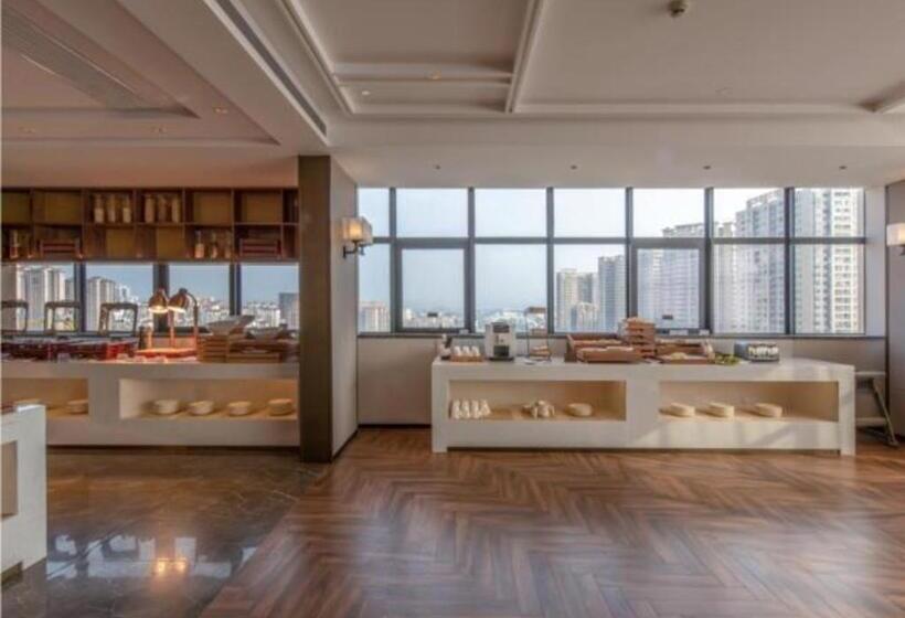 Echeng Hotel Nanning Huqiu Metro Station