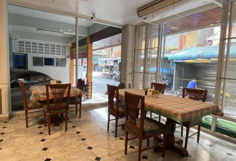 호텔 โรงแรมไทยโฮเต็ล