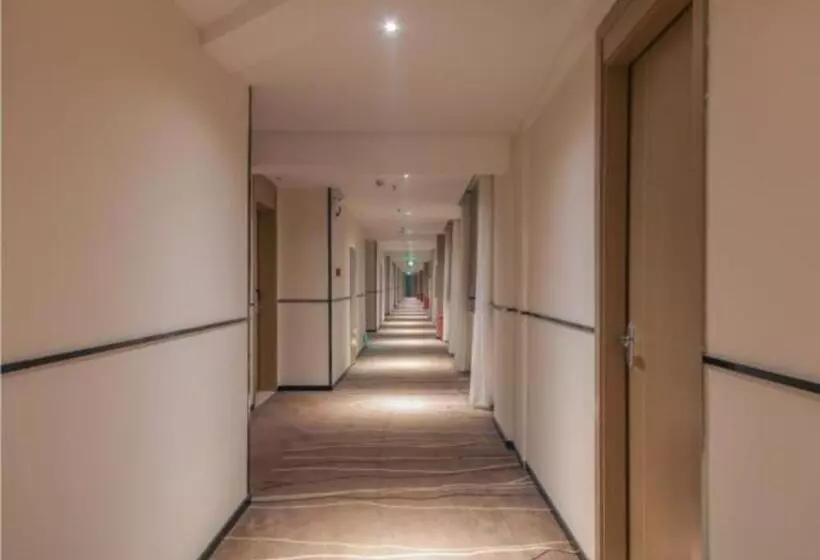 Hotelli City Comfort Inn Huangmei Dream City