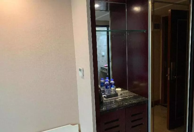 Hotelli City Comfort Inn Yunfu Bus Station Yihua International Plaza