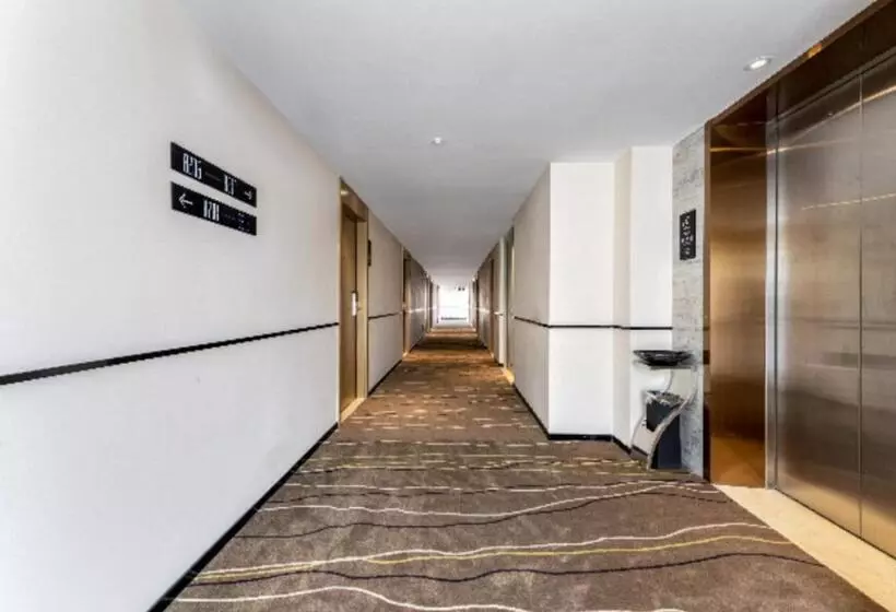 Hotelli City Comfort Inn Zhaoqing East Railway Station Dinghu Mountain Scenic Area