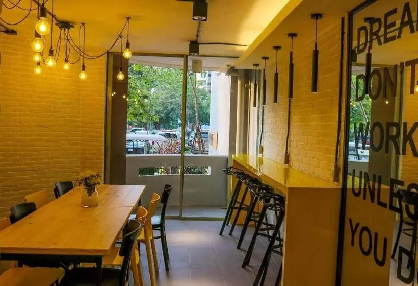 Hotelli Dluxx Thammasat