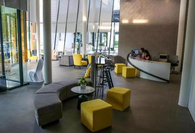 Hotelli Dluxx Thammasat