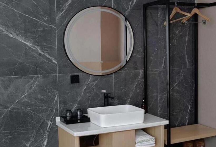 Hotel Green Tree Inn Kaifeng Weishi County People S Square