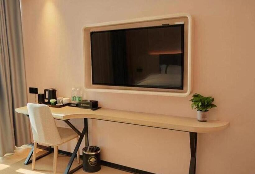 Hotel Green Tree Inn Kaifeng Weishi County People S Square