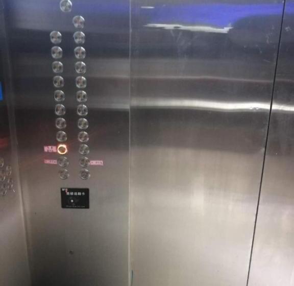 Отель Poltton International Service Apartment