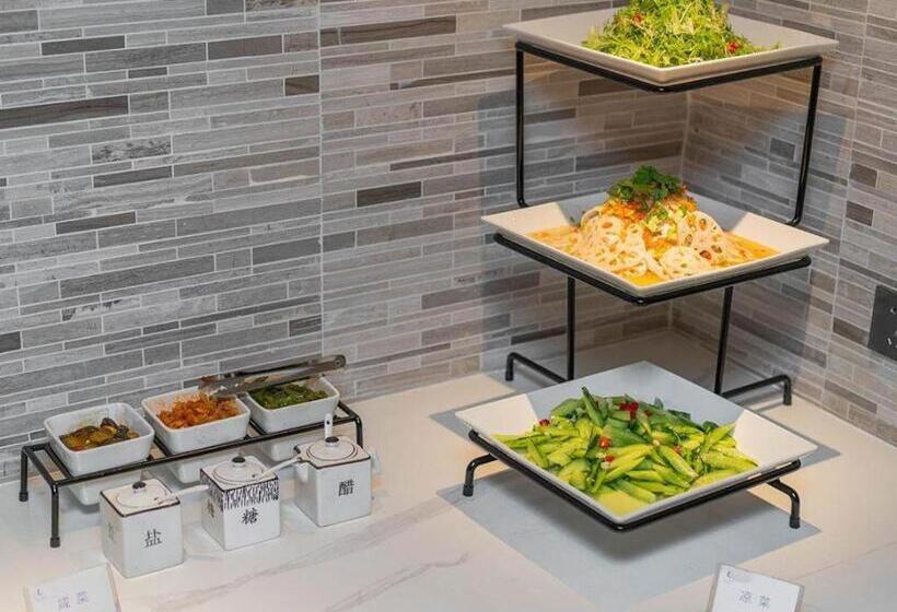 Lavande Hotel Zhengzhou Hanghai East Road Jingkai Center Square Metro Station