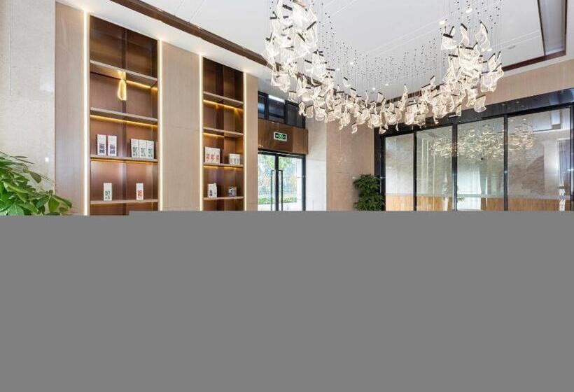 Lavande Hotel Zhengzhou Hanghai East Road Jingkai Center Square Metro Station
