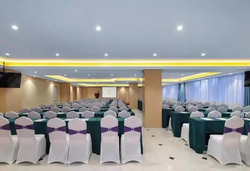 Vienna Hotel Anhui Chizhou Changjiang South Road