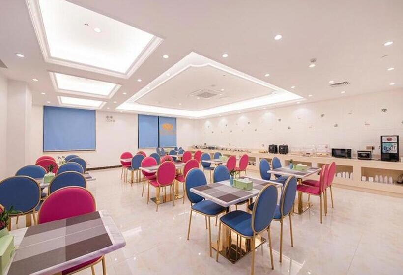 Vienna Hotel Guangxi Liuzhou Sanjiang Gulou Niaochao Passenger Station