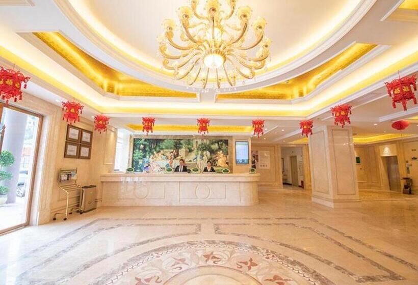 Vienna Hotel Guangxi Liuzhou Sanjiang Gulou Niaochao Passenger Station