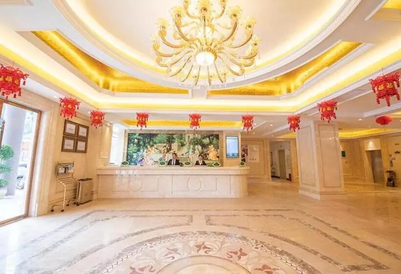 Vienna Hotel Guangxi Liuzhou Sanjiang Gulou Niaochao Passenger Station
