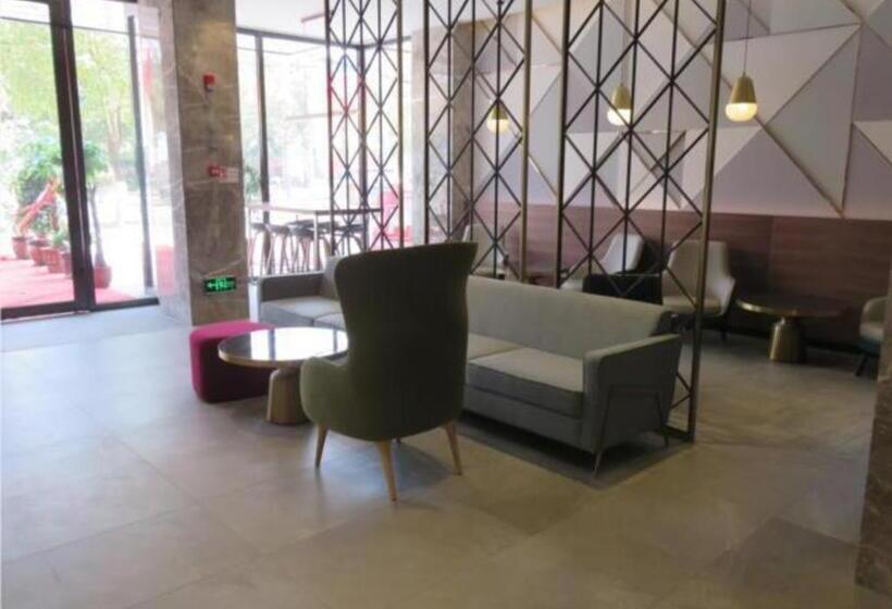 Borrman Hotel Huanggang Qichun Qichang Avenue Rt Mart