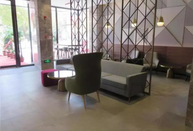Borrman Hotel Huanggang Qichun Qichang Avenue Rt Mart