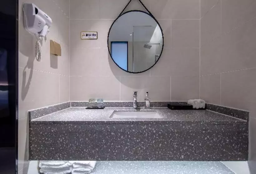 Borrman Hotel Wuzhou College Fumin Road