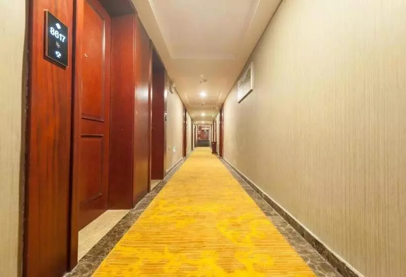 Chonpines Hotels·xinyu Baoshi Park