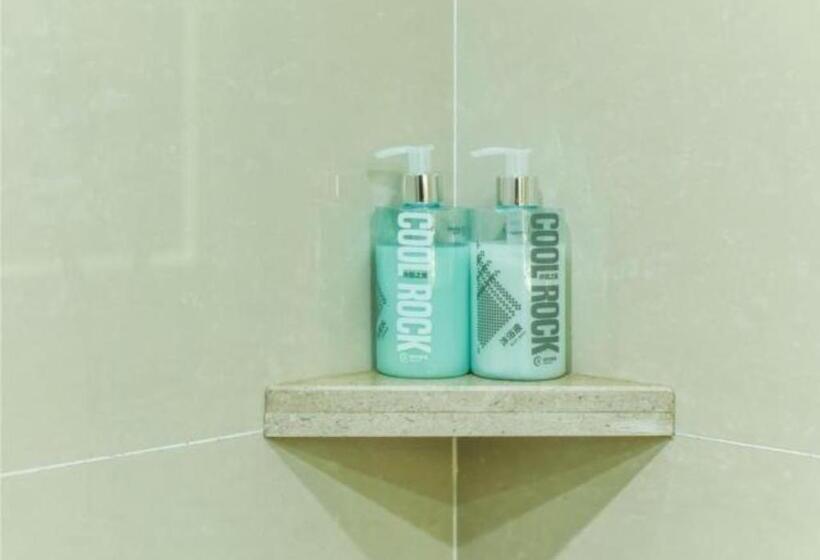 Отель City Comfort Inn Guiyang Wanda Plaza Jiufu City