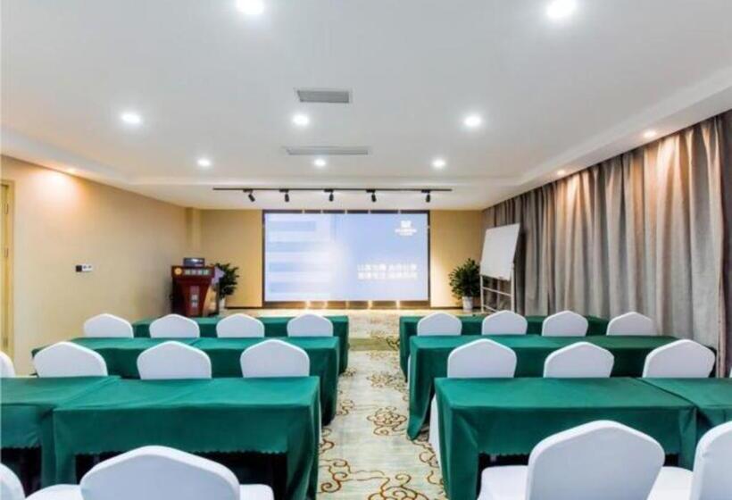 Отель City Comfort Inn Guiyang Wanda Plaza Jiufu City