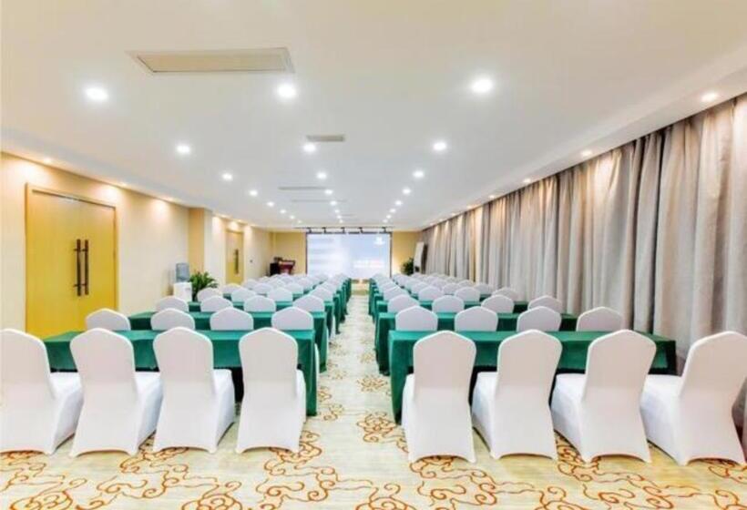 Отель City Comfort Inn Guiyang Wanda Plaza Jiufu City