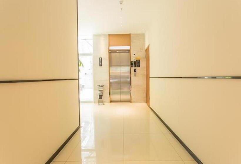 Отель City Comfort Inn Liuzhou Chengzhong Wanda Haiguan