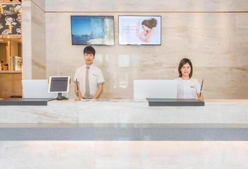 Отель City Comfort Inn Liuzhou Chengzhong Wanda Haiguan