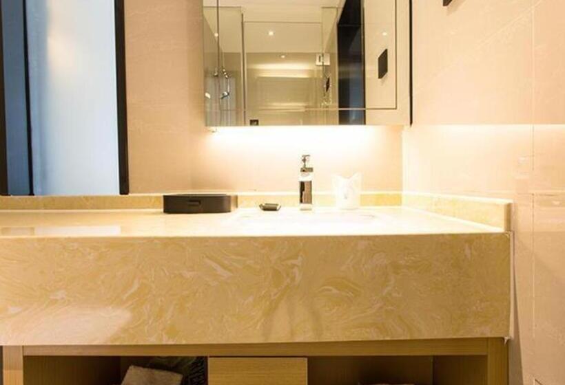 Отель City Comfort Inn Liuzhou Chengzhong Wanda Haiguan