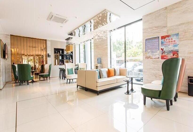 Отель City Comfort Inn Liuzhou Chengzhong Wanda Haiguan