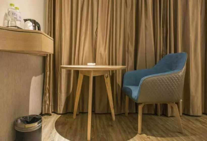 Hotelli City Comfort Inn Xingye High Speed Railway Station