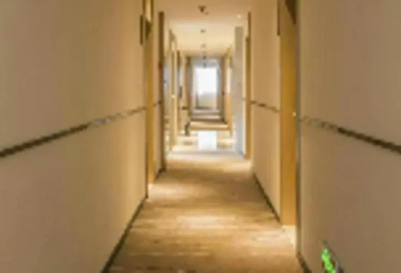 Hotelli City Comfort Inn Xingye High Speed Railway Station