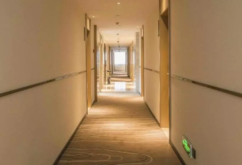 Hotelli City Comfort Inn Xingye High Speed Railway Station