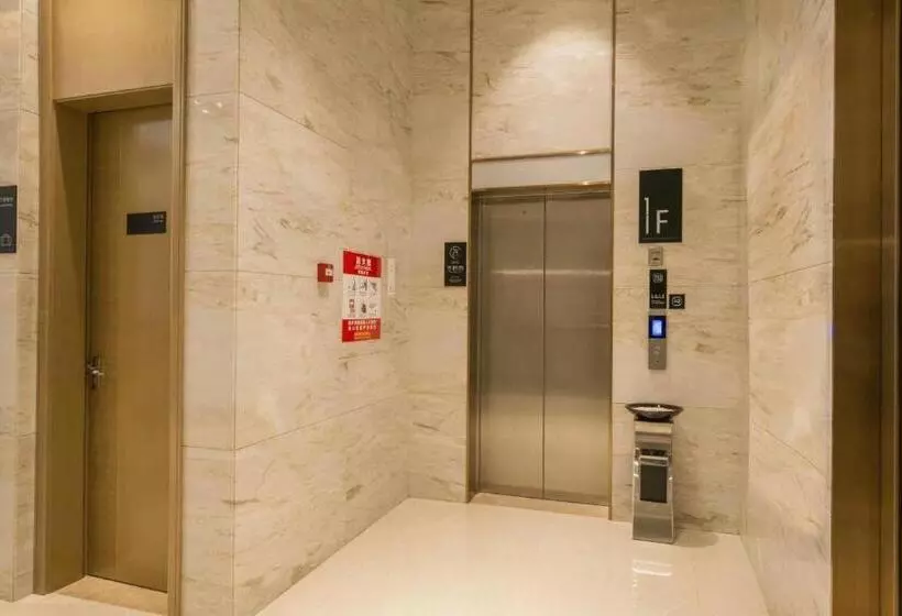 Hotelli City Comfort Inn Xingye High Speed Railway Station